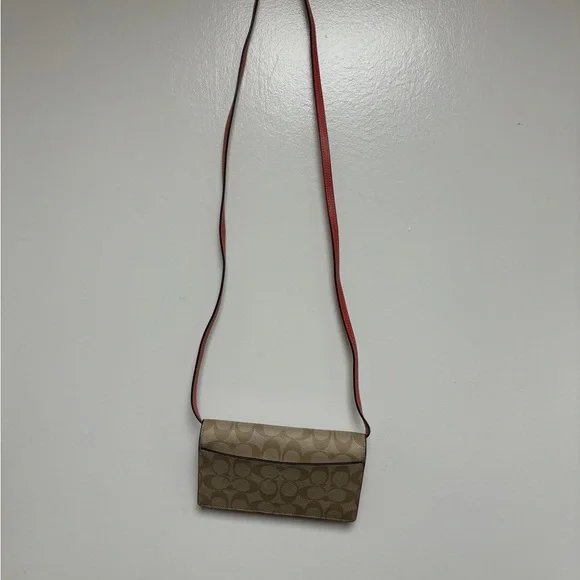 Coach Signature Hayden Crossbody/Clutch - Picture 3 of 14